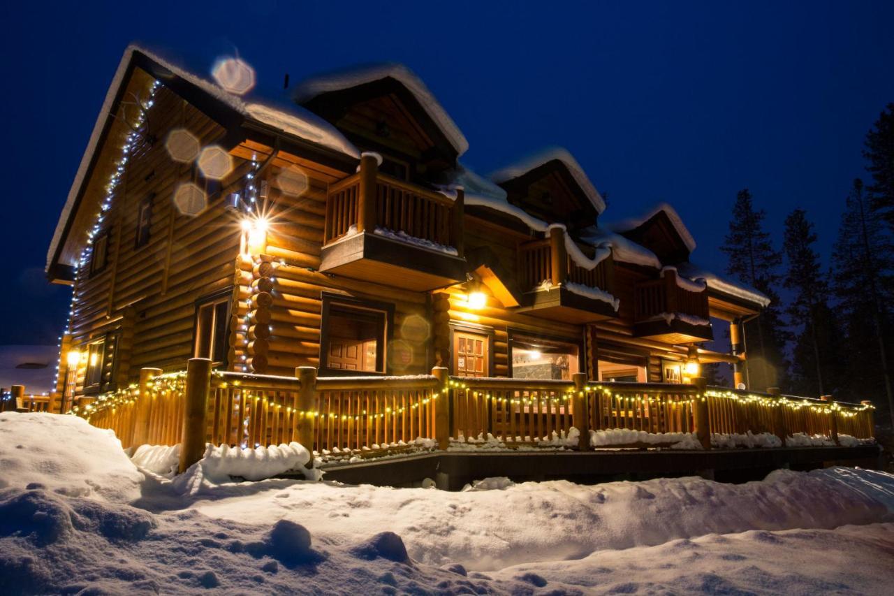 Castle Mountain Chalets Экстерьер фото