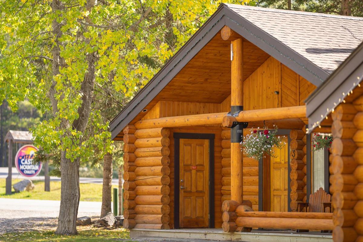 Castle Mountain Chalets Экстерьер фото
